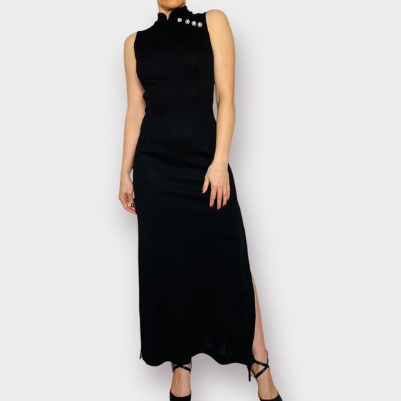 70s‎ Black and Orange Trimmed Gown - Picture 6 of 9